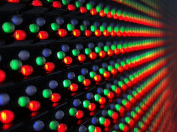 Branding, Licht, Screenwalls: So wird dein Container nachts zum Eyecatcher